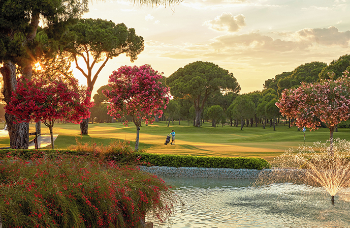 //www.jet2holidays.com/-/media/assets/product images - custom overview groups/turkey/gloria golf/ayt_0_gloria_serenity_resort_with_4_rounds_of_golf_include_0323_689x448_09.jpg